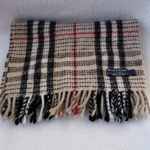 Burberry scarve
